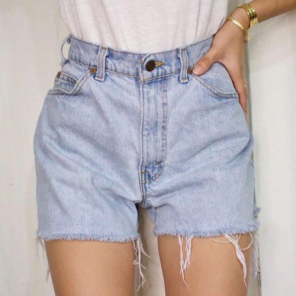 VINTAGE LEVI’S 550 DENIM SHORTS